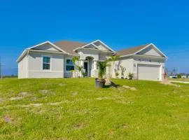6 Mi to Sirenia Vista Cape Coral Retreat with Grill