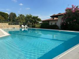 Villa Aurora in Erbusco-Franciacorta, hotel v destinaci Erbusco