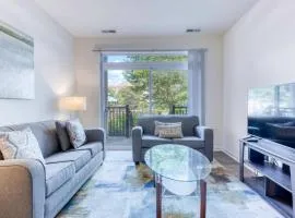Luxury Modern Apt with Patio