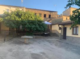 Hosteria La Higuera H-CC-798, хотел в Garrovillas