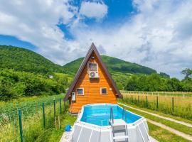 Pyramid Energy House, viešbutis mieste Visokas