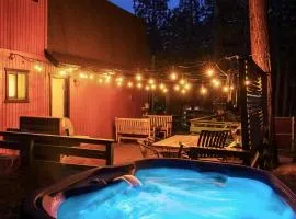 Sugar in the Raw Cabin - Hot Tub