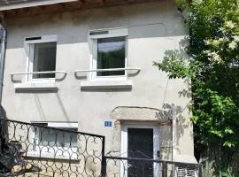 La Maison d'Aurélie 4 à 6 personnes en Auvergne à Saint Remy sur Durolle