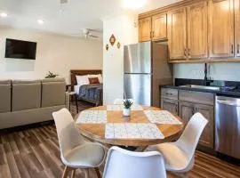 Quaint studio in Hill Country