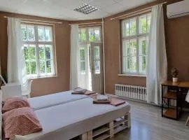 Lambo's Corner Varna - Guest Rooms