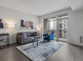 Luxury Apt In Harbor Point with Balcony, hotel v destinaci Stamford