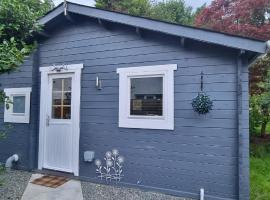 New 2 bed Lodge near Dunoon on the Shore Front, hotel v destinaci Dunoon