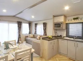 Elegant 2 Bed 1 and Half Bath Caravan in Holiday Resort Village