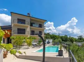 Pool And Garden Apartment Happy Sound - Happy Rentals