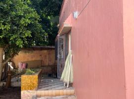 Une belle maison avec jardin au centre Moulay bousselham, hotel v destinaci Moulay Bousselham