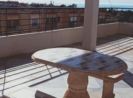 Yughurta, hotel con estacionamiento en Tefeschoun