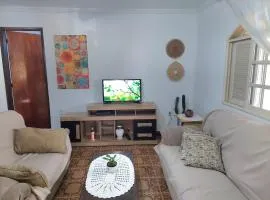 Casa Bonita Rio das Ostras, ar condicionado, wifi, churrasqueira e garagem