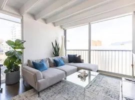 Cozy 1BR with AC, Chinatown, Rogers Arena, Seawall