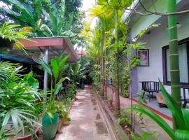 Green Home - Four Bedrooms near Angkor Wat, hotel in Phumĭ Réach Born (1)