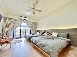 Muji Style 1-6 pax 2Q bed Shah Alam near MSU Sec13