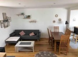 Maison de ville conviviale avec terrasse