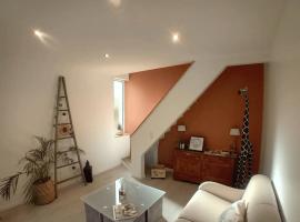 La maison cozy Tandem proche gare parking wifi、シャルトルのホテル