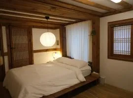 Cozy lovely hanok stay