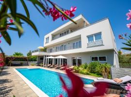 Villa Chillax Inn, готель у місті Медулин