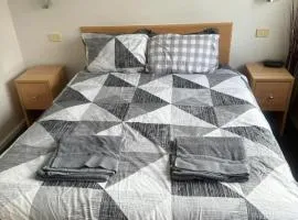 Acland Street Studio Apartment FREE PARKING