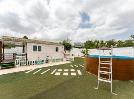 Villa Aleo solo familias, Ferienpark in Alhaurín de la Torre