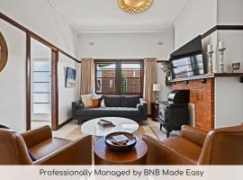 Heritage Oasis on Kite - Short Walk to CBD, hotel v mestu Orange