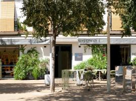 The Corner House, guest house in Seville