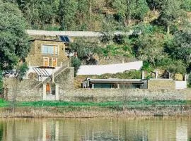 Aguilhões River House