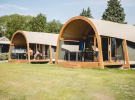 Luxe logdetent met privé sanitair