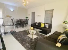 Spacieuse Maison 3 Chambres avec Jardin & Garage Privé