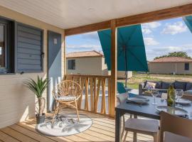 Chalet familial avec SPA, hotel i Saubrigues