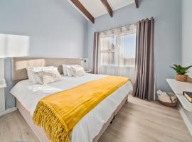 Stunning Knysna central Apartment, ξενοδοχείο στην Κνύσνα