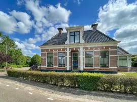Nice Home In Oudeschoot With Wifi