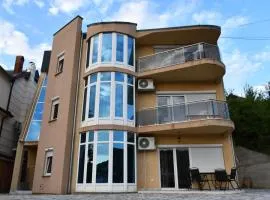 Apartment Germia