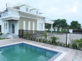 Raj Farms Luxury Villa and Private Pool Near Kukus