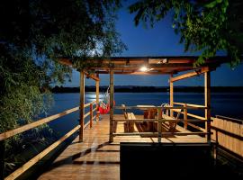 Danube Microhouse, villa i Divici