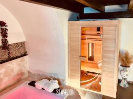 Charming House Luxury Experience, hotel v destinaci Montescaglioso