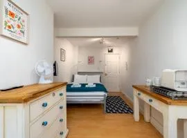 GuestReady - Cosy stay in West Hampstead