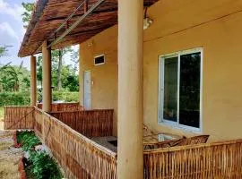 Fish O Farm Guest House、Jhawāniのコテージ