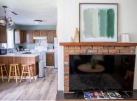 Cozy Twin Pines Apartment-Great Falls, hotel en Great Falls