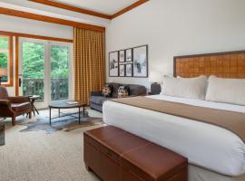 1117 Lodge At Spruce Peak Ski In Ski In Ski Out King Studio By Stowe Mountain Rentals, hotel v destinaci Stowe