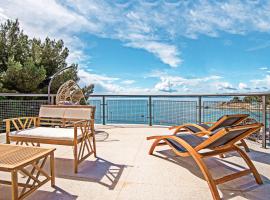 Luxury Seaside House Noble- BEST LOCATION IN TOWN