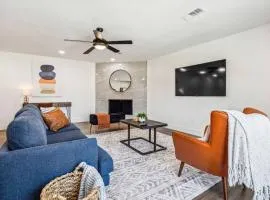 Feel at Home! New Renovated House By Grandscapes