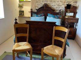 Les Iris, hotel v destinaci Fontenay-près-Vézelay