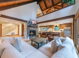 Eclipse Retreat at Tahoe Park - Hot Tub - Fenced Yard & steps to HOA Access
