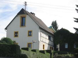 Ferienwohnungen Haus Hinneres, apartment in Schalkenmehren