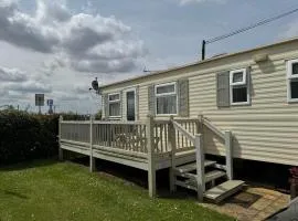 Family Caravan - Sleeps 8 - Pets Ok - Parking