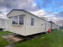 Lovely caravan located in an amazing holiday park