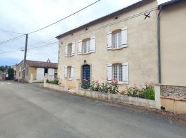 Maison Authentique près de La Réole, Hotel in Loubens