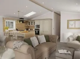 Pinewoods Saltmarsh Lodge no.1 sleeps 6 – no dogs